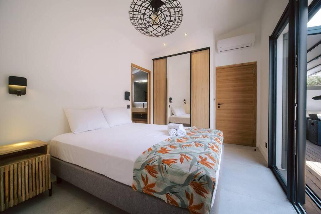 Summer Cosy - Villa Classee 4 Etoiles - 2 Suites Avec Piscine Chauffee Et Jacuzzi Integre Idealement Situee Chemin Summer سان جيل لي بان المظهر الخارجي الصورة
